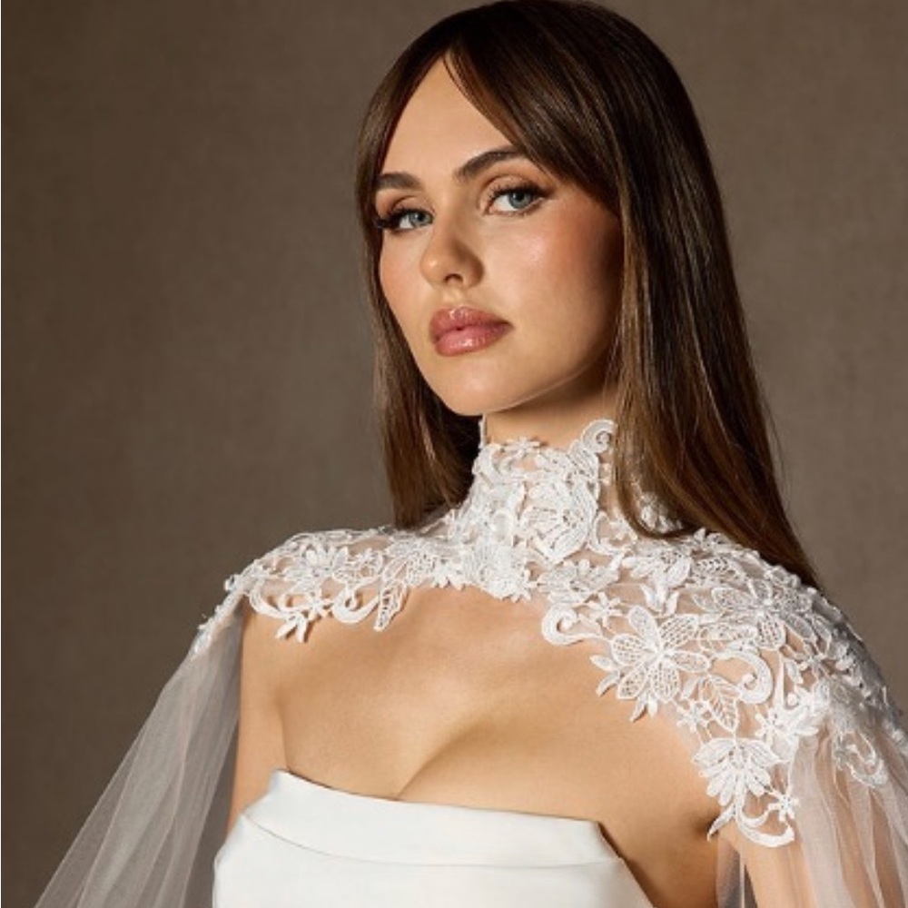 Azazie White Lace Bridal Shoulder Capelet